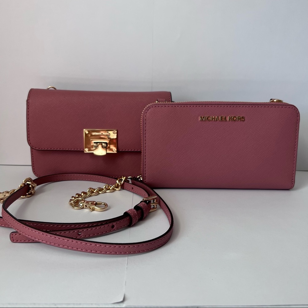 Michael Kors Tina Clutch Crossbody